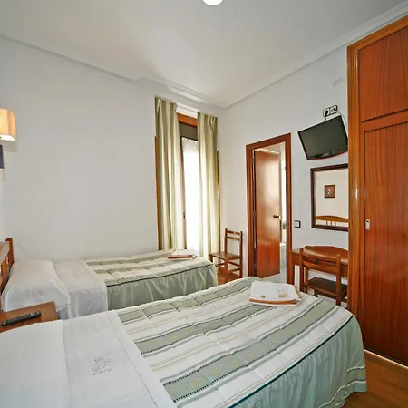Hostal San Antonio Madrid Exterior photo